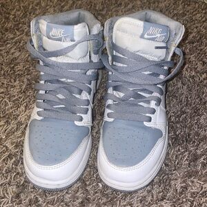 jordan 1 gray and white shoes size 4 worn once ( WILL NEGOTIATE PRACE